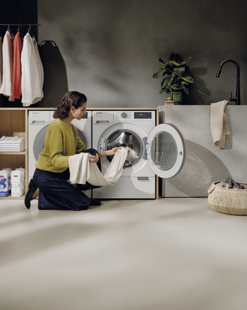 Brand campaign OAMAAM, product key visual, washing machine.jpg Brand campaign OAMAAM, product key visual, washing machine.jpg